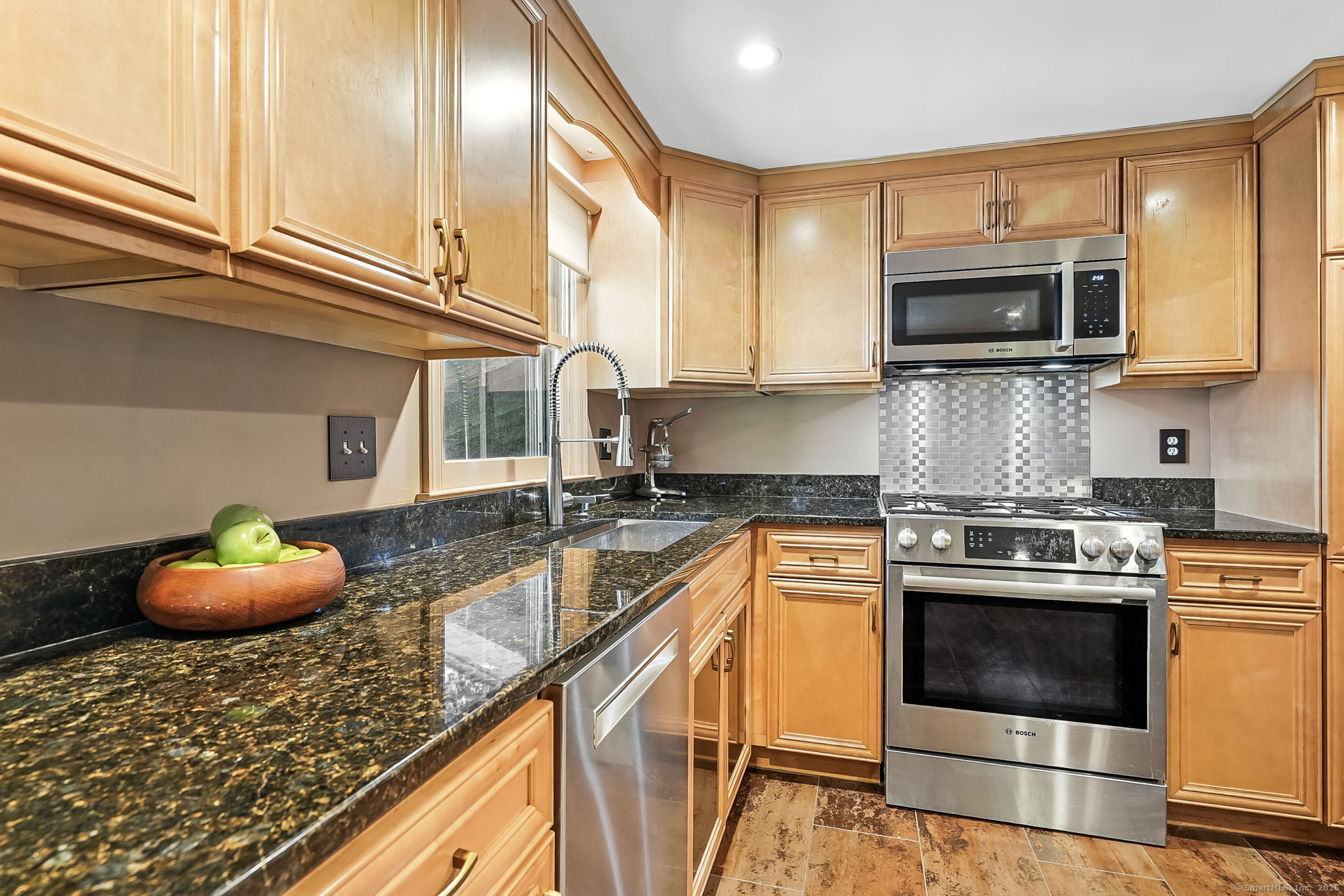 112 Nashville Road Bethel, CT 06801 - Photo 6 of 40