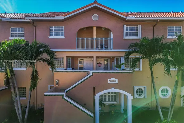 $325,000 | 10026 Hammocks Boulevard, Unit 2076, Miami, FL 33196