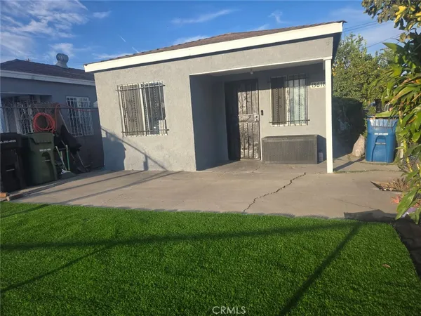 a front view of house with yard