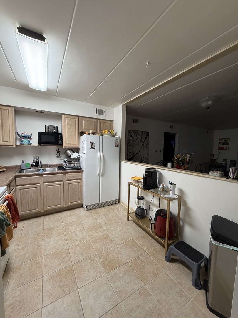 10002 South Pulaski Road, Unit 207 Oak Lawn, IL 60453 - Photo 5 of 33