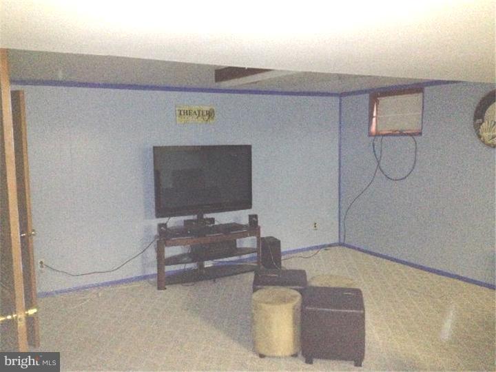 8717 Autumn Road Philadelphia, PA 19115 - Photo 12 of 25 Rec Room