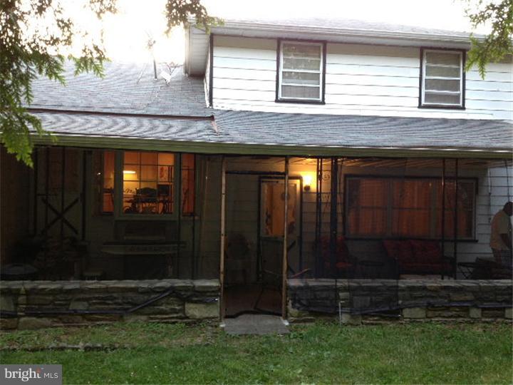 8717 Autumn Road Philadelphia, PA 19115 - Photo 22 of 25 Exterior Back