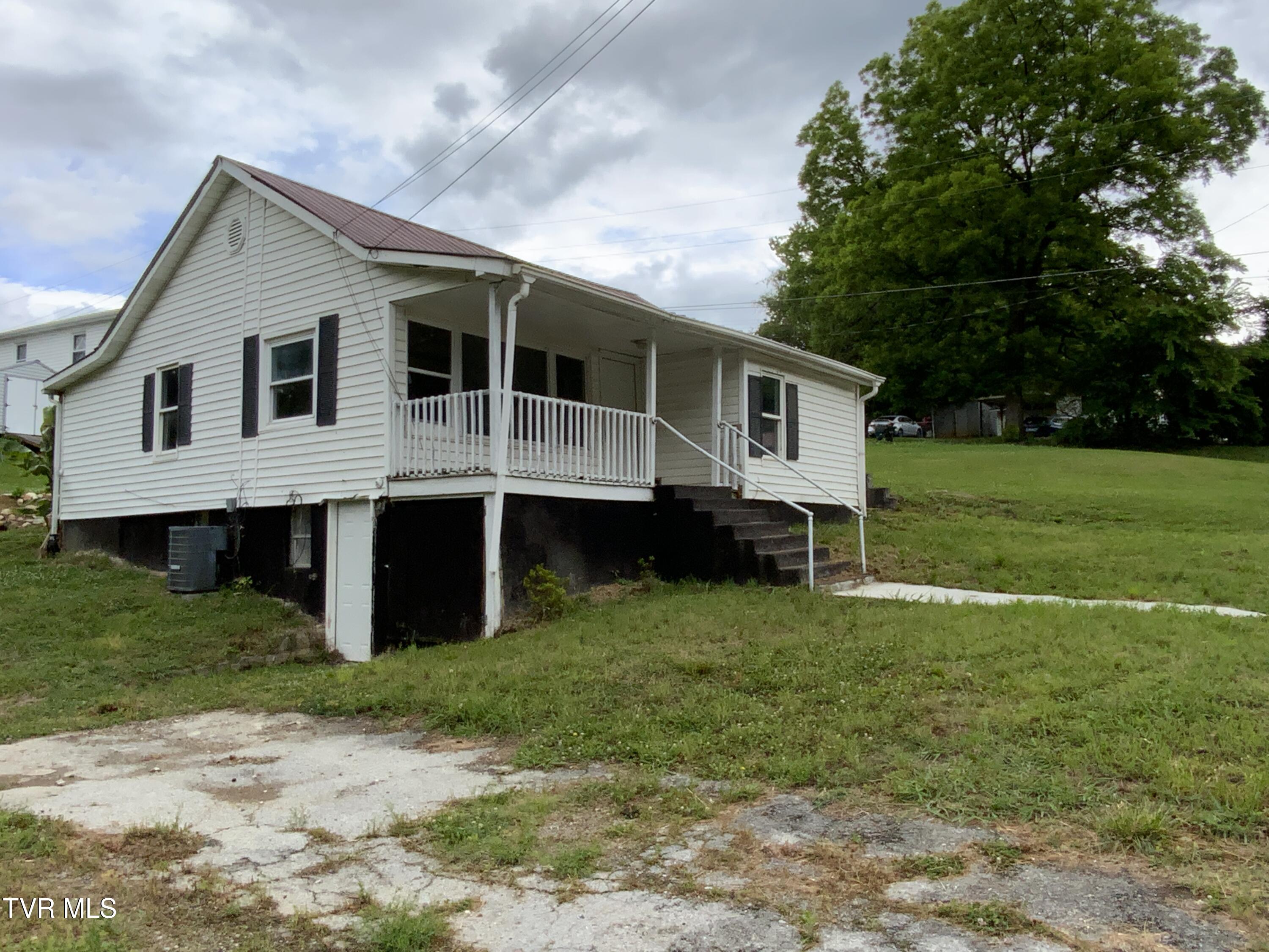 211 Locust Street, Unit 211 Greeneville, TN 37745 - Photo 17 of 20 IMG_3595