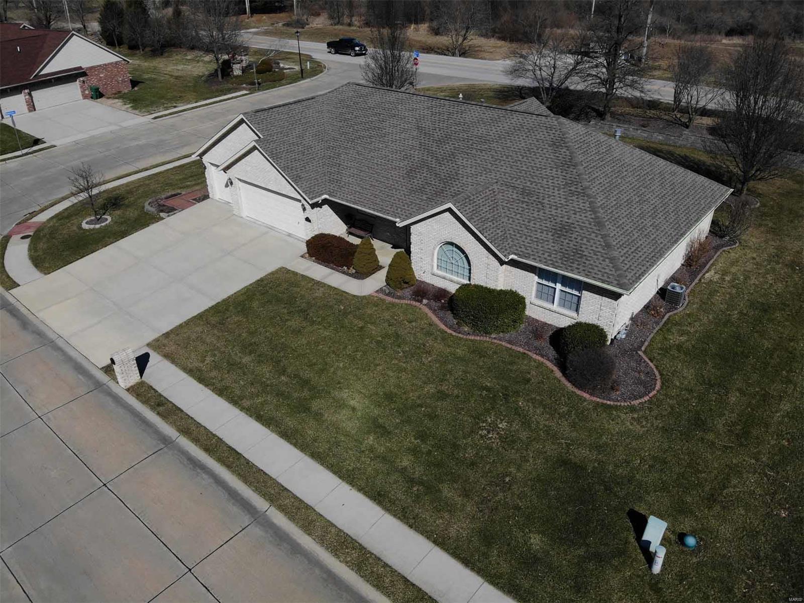 1816 Riviera Lane O'Fallon, IL 62269 - Photo 27 of 40