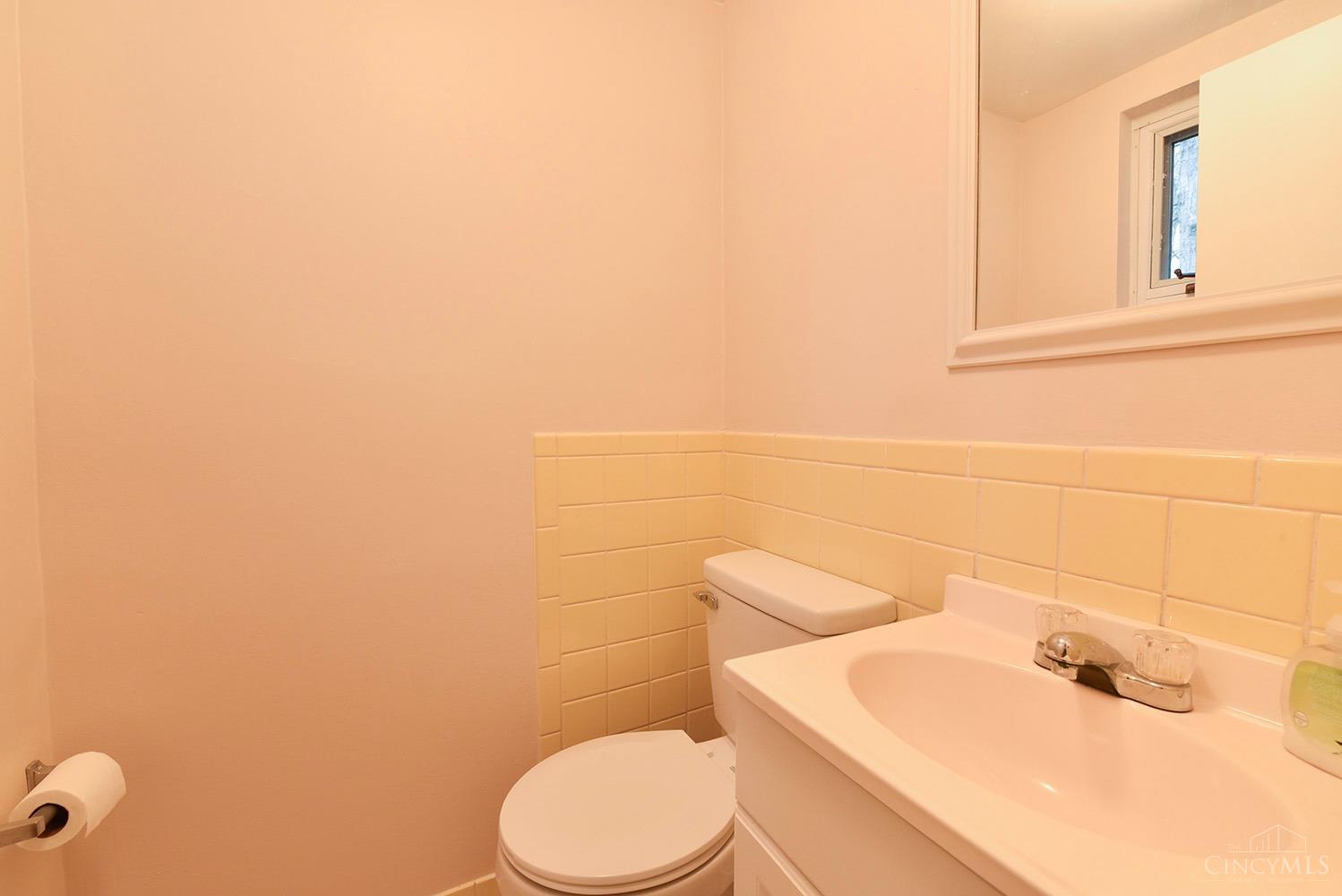 1663 Locksley Drive Cincinnati, OH 45230 - Photo 17 of 26 Gallery Image 17