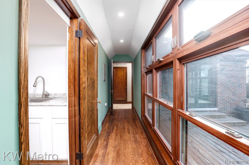 407 Touraine Road Grosse Pointe Farms, MI 48236 - Photo 19 of 43