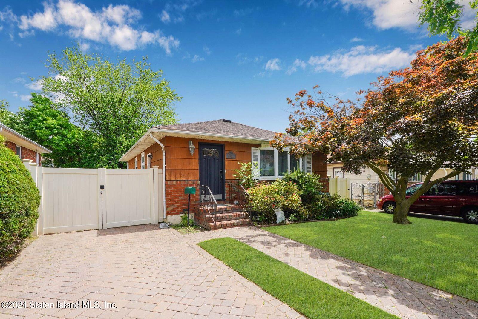 19 Peter Avenue Staten Island, NY 10306 - Photo 1 of 10 Front