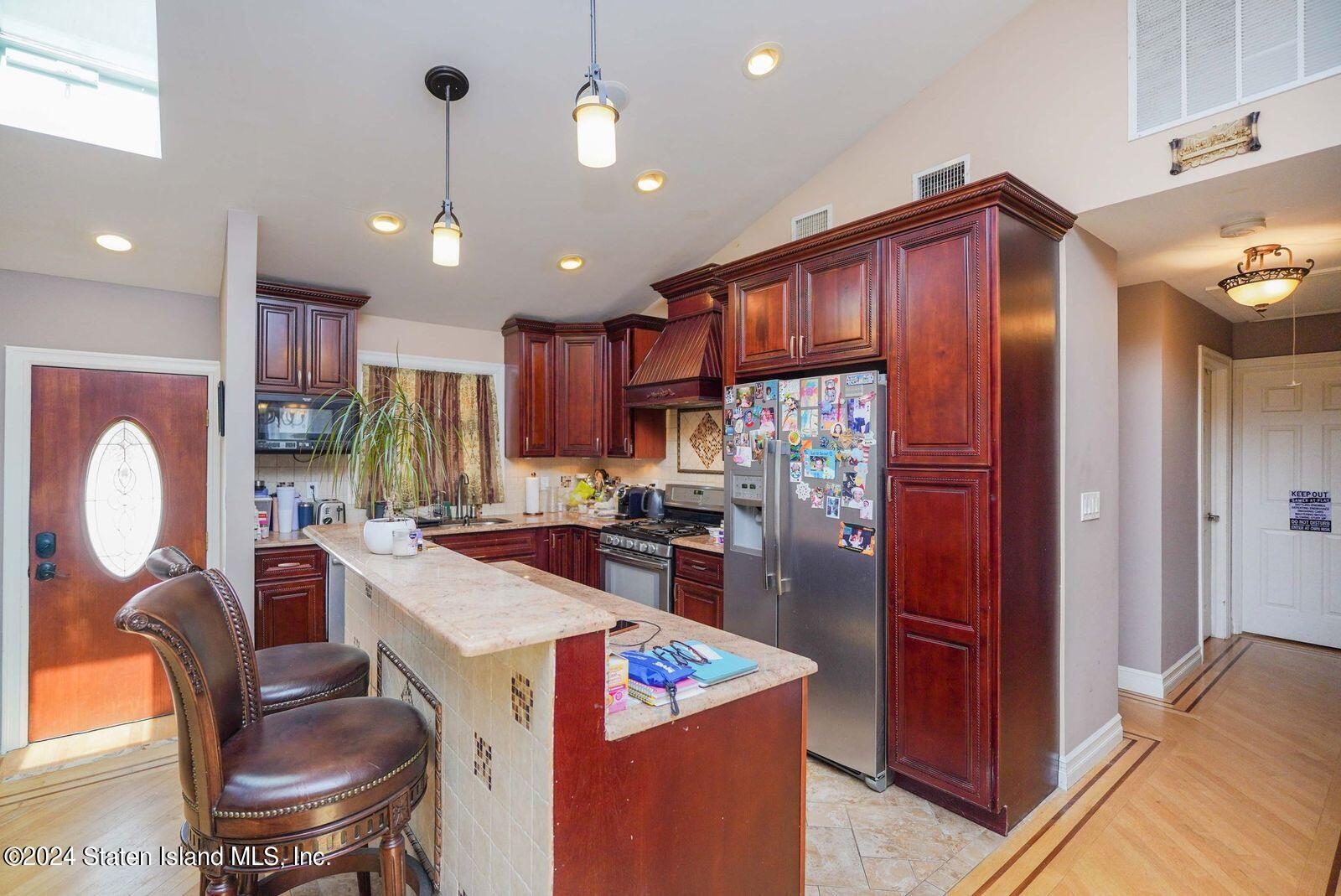 19 Peter Avenue Staten Island, NY 10306 - Photo 2 of 10 kitchen 1