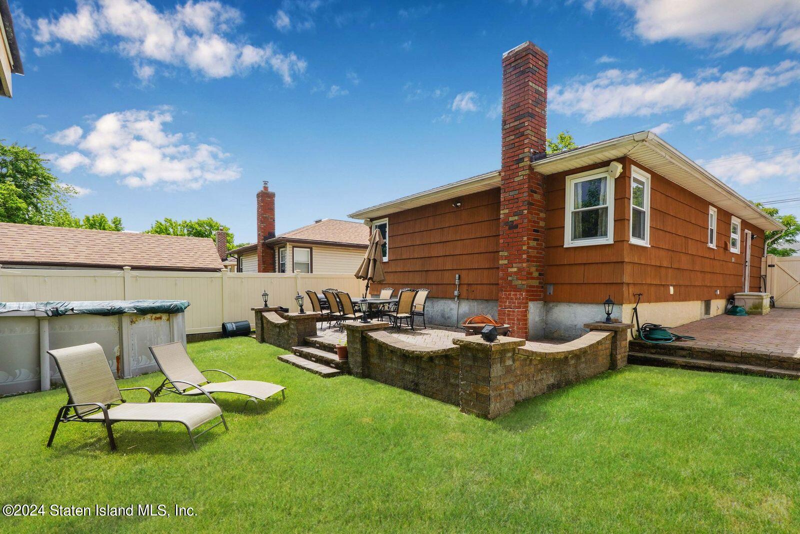 19 Peter Avenue Staten Island, NY 10306 - Photo 7 of 10 Backyard