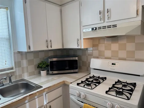 $1,350 | 5107 Park Lake Drive, Pinellas Park, FL 33782