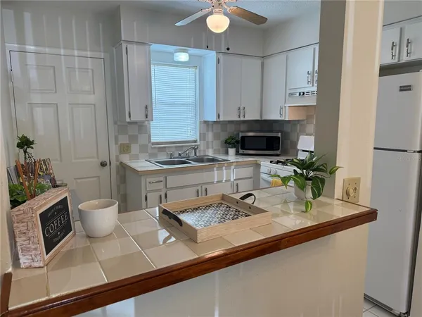 $1,350 | 5107 Park Lake Drive, Pinellas Park, FL 33782