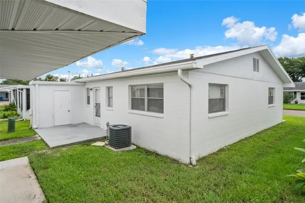 $1,350 | 5107 Park Lake Drive, Pinellas Park, FL 33782