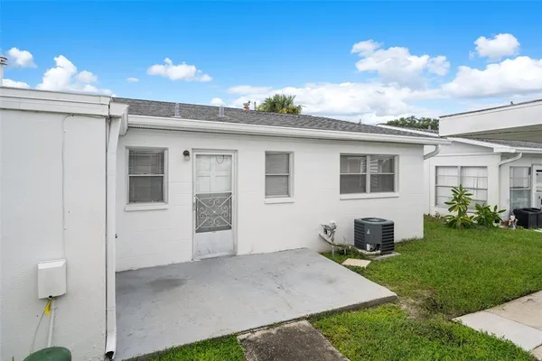 $1,350 | 5107 Park Lake Drive, Pinellas Park, FL 33782