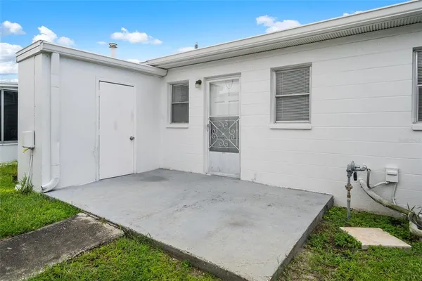 $1,350 | 5107 Park Lake Drive, Pinellas Park, FL 33782