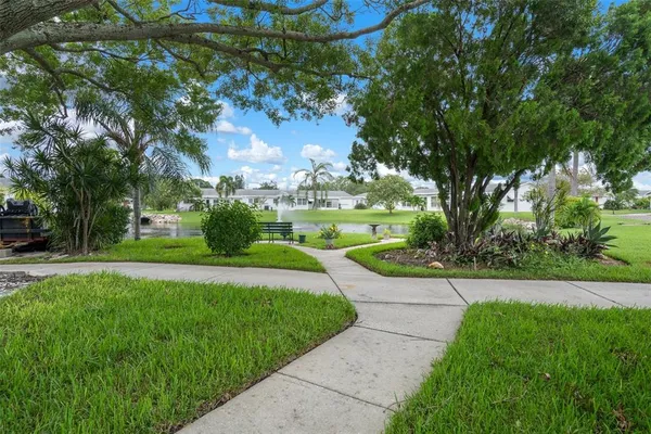 $1,350 | 5107 Park Lake Drive, Pinellas Park, FL 33782