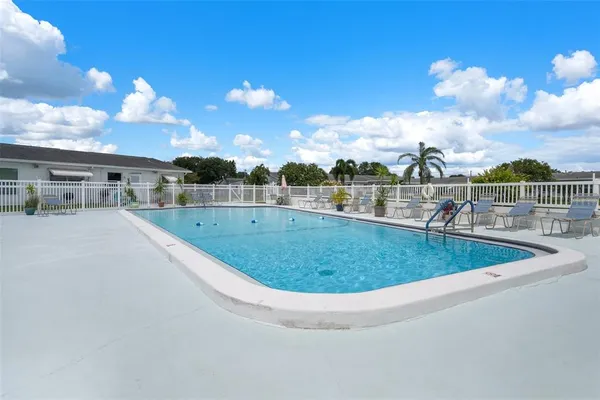 $1,350 | 5107 Park Lake Drive, Pinellas Park, FL 33782