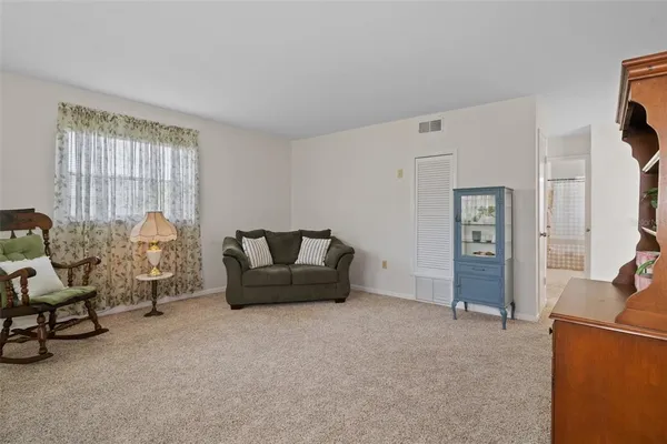 $1,350 | 5107 Park Lake Drive, Pinellas Park, FL 33782