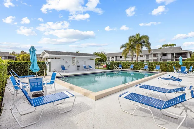 $189,000 | 1250 Southeast Parkview Place, Unit C6, Stuart, FL 34994