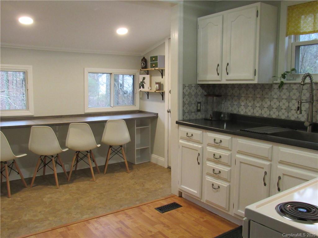95 Reeds Creek Road Fairview, NC 28730 - Photo 9 of 26 Gallery Image 9