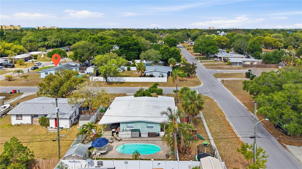 10437 52nd Avenue North St. Petersburg, FL 33708 - Photo 9 of 36