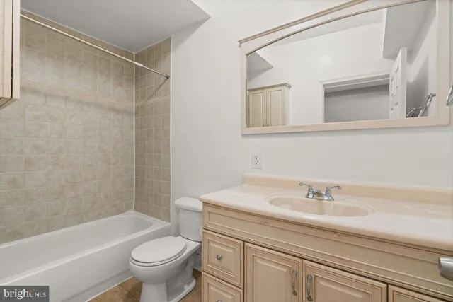 $2,500 | 1456 Battery Avenue, Baltimore, MD 21230