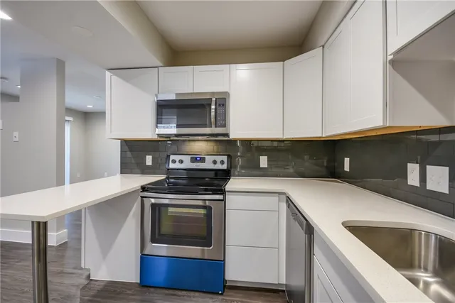 $850 | 935 La Posada Drive, Unit 142, Austin, TX 78752