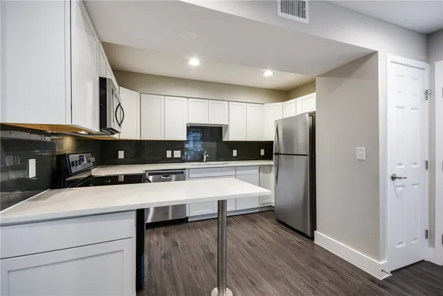 $850 | 935 La Posada Drive, Unit 142, Austin, TX 78752