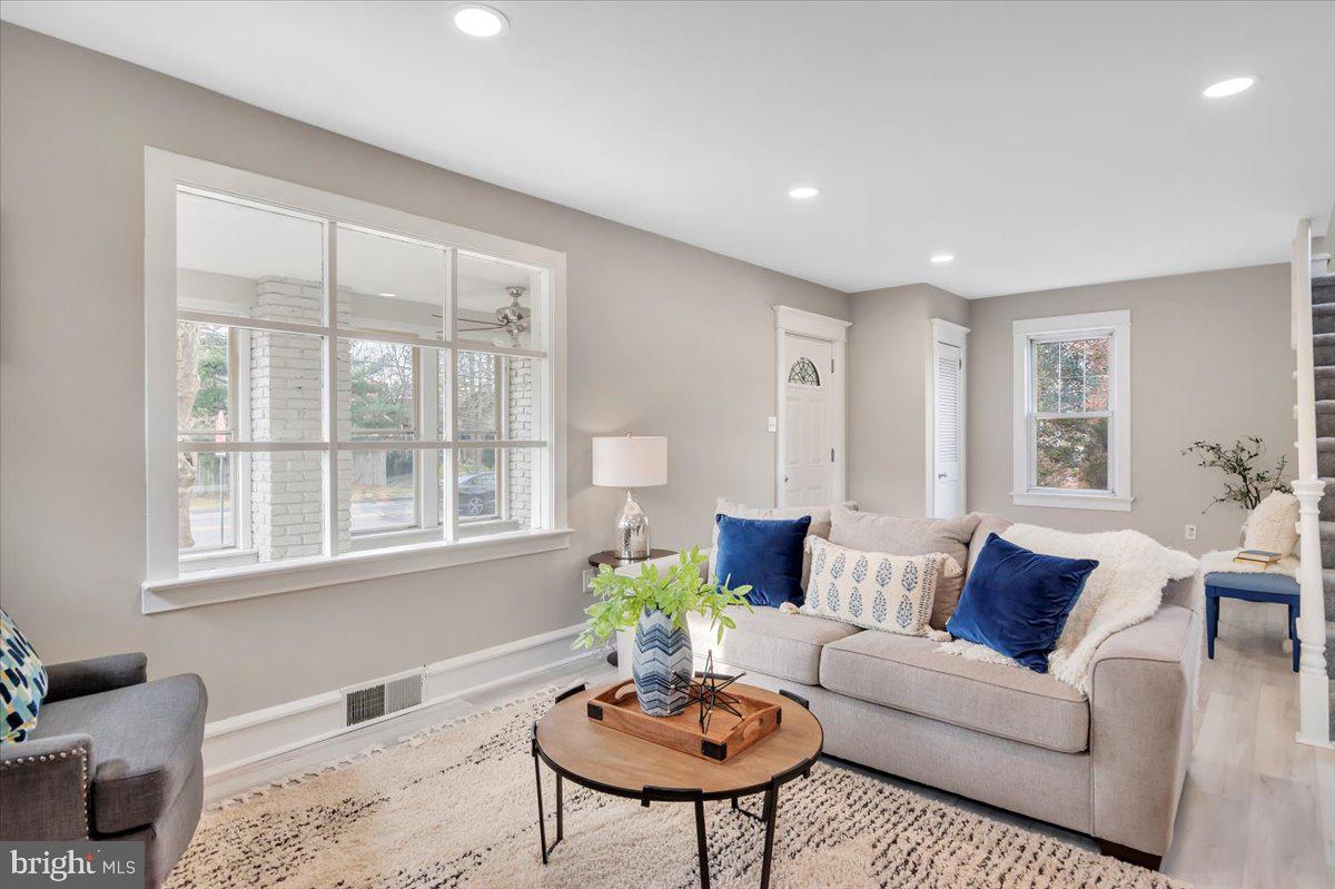 115 South Woodbury Road Pitman, NJ 08071 - Photo 5 of 27 Gallery Image 5