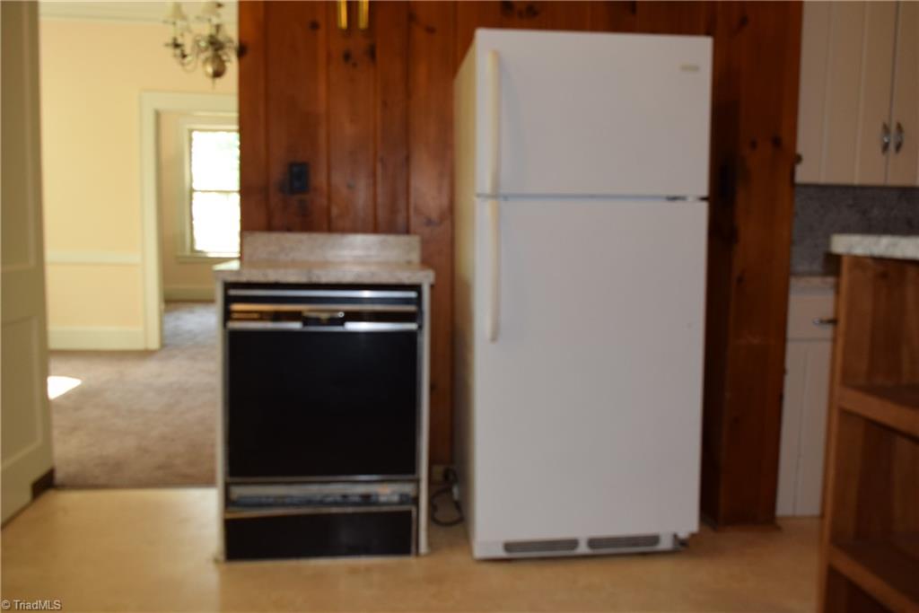 725 Country Club Road Mount Airy, NC 27030 - Photo 17 of 40 Gallery Image 17