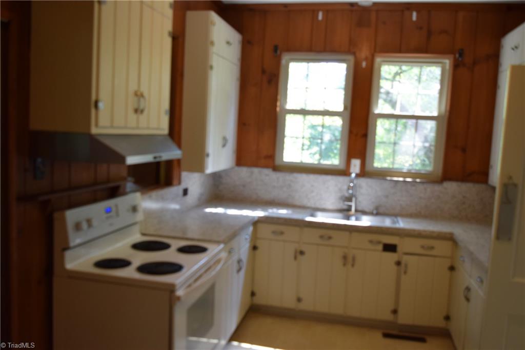 725 Country Club Road Mount Airy, NC 27030 - Photo 18 of 40 Gallery Image 18