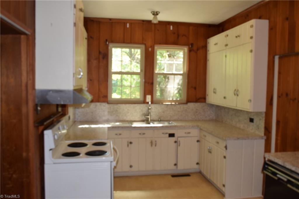 725 Country Club Road Mount Airy, NC 27030 - Photo 19 of 40 Gallery Image 19