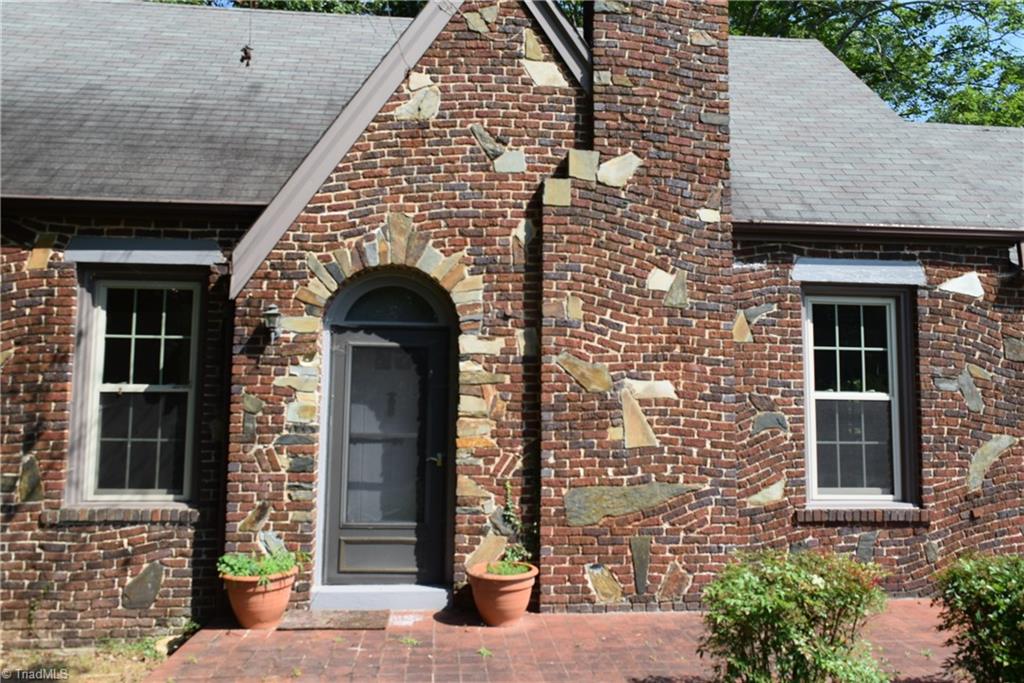 725 Country Club Road Mount Airy, NC 27030 - Photo 3 of 40 Gallery Image 3
