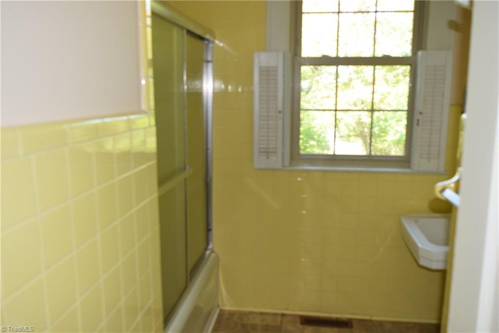 725 Country Club Road Mount Airy, NC 27030 - Photo 28 of 40 Gallery Image 28