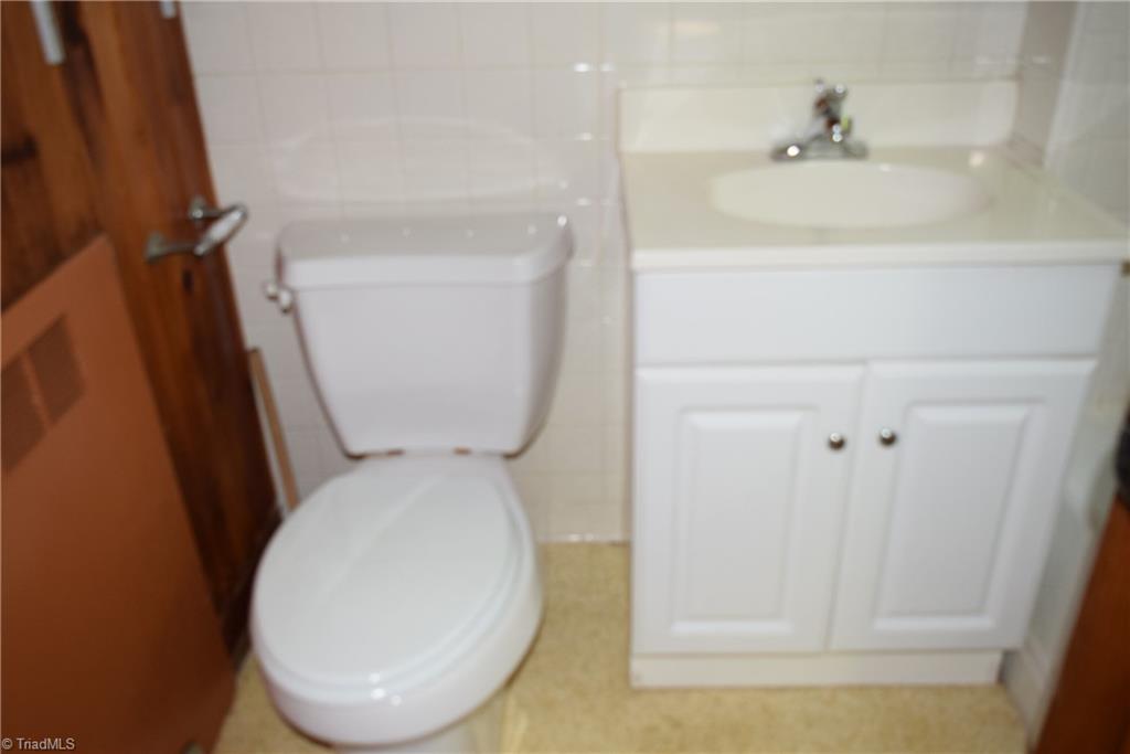 725 Country Club Road Mount Airy, NC 27030 - Photo 30 of 40 Gallery Image 30