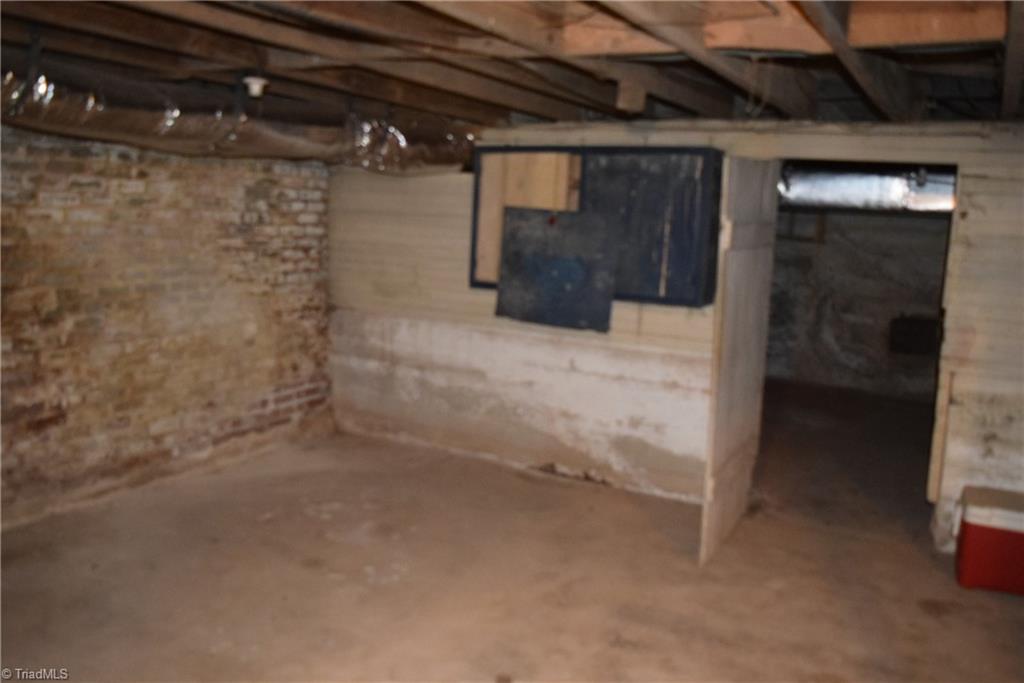 725 Country Club Road Mount Airy, NC 27030 - Photo 36 of 40 Gallery Image 36