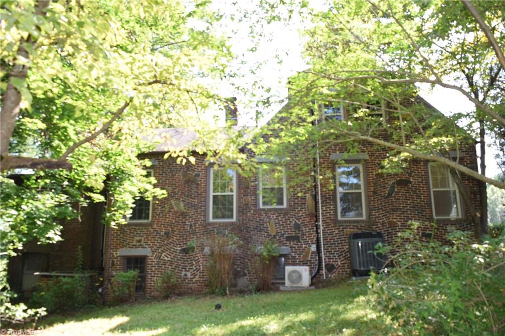 725 Country Club Road Mount Airy, NC 27030 - Photo 5 of 40 Gallery Image 5