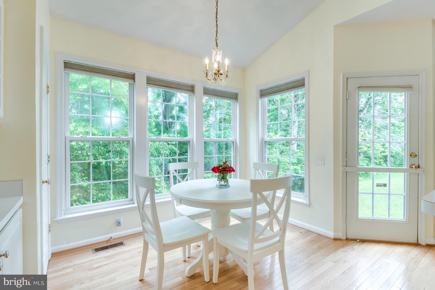 2486 Leyland Ridge Road Herndon, VA 20171 - Photo 6 of 28 Breakfast Area