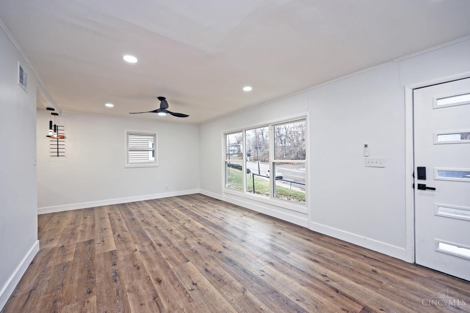 2037 Duck Creek Road Cincinnati, OH 45207 - Photo 5 of 40
