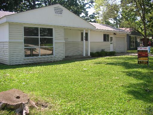 66 Robin Road Carpentersville, IL 60110 - Photo 1 of 1