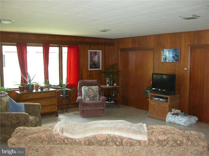 669 Forrest Avenue Rydal, PA 19046 - Photo 12 of 18 Family Room