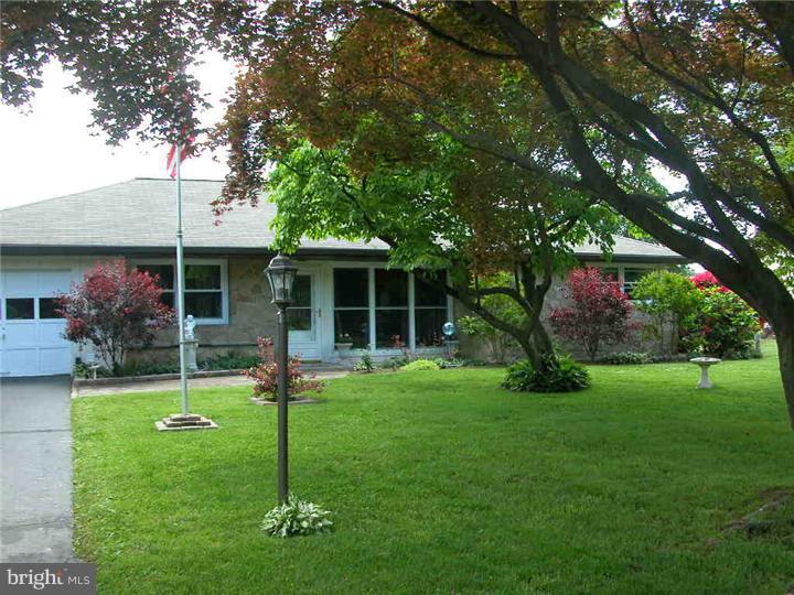 669 Forrest Avenue Rydal, PA 19046 - Photo 17 of 18 Front Yard