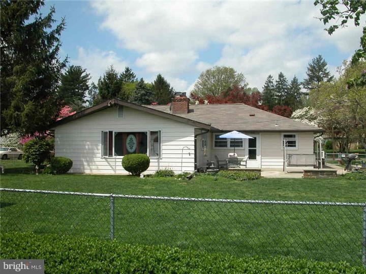 669 Forrest Avenue Rydal, PA 19046 - Photo 4 of 18 Exterior Back