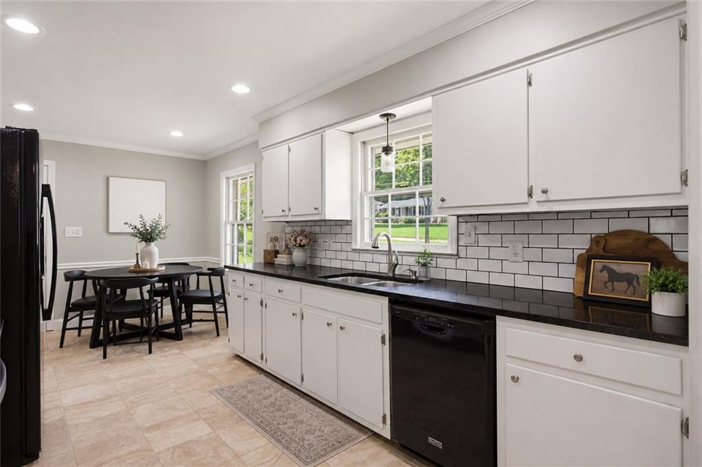 3053 East Ramble Lane Decatur, GA 30033 - Photo 7 of 23