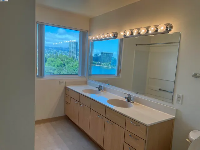 $799,000 | 1 Lakeside Drive, Unit 821, Oakland, CA 94612
