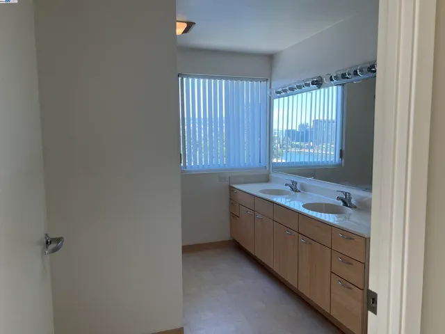 $799,000 | 1 Lakeside Drive, Unit 821, Oakland, CA 94612