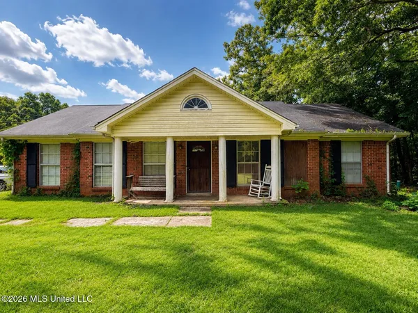 $265,000 | 383 Dogwood Ranch Circle, Byhalia, MS 38611