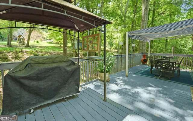 a view of outdoor space