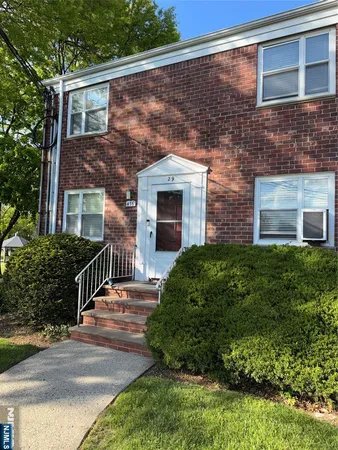 $2,000 | 476 Heath Place, Unit 29, Hackensack, NJ 07601