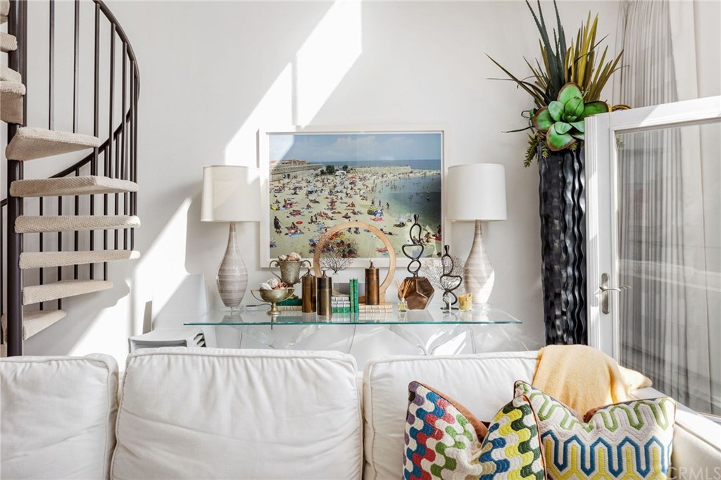 720 Manhattan Beach Boulevard Manhattan Beach, CA 90266 - Photo 8 of 37