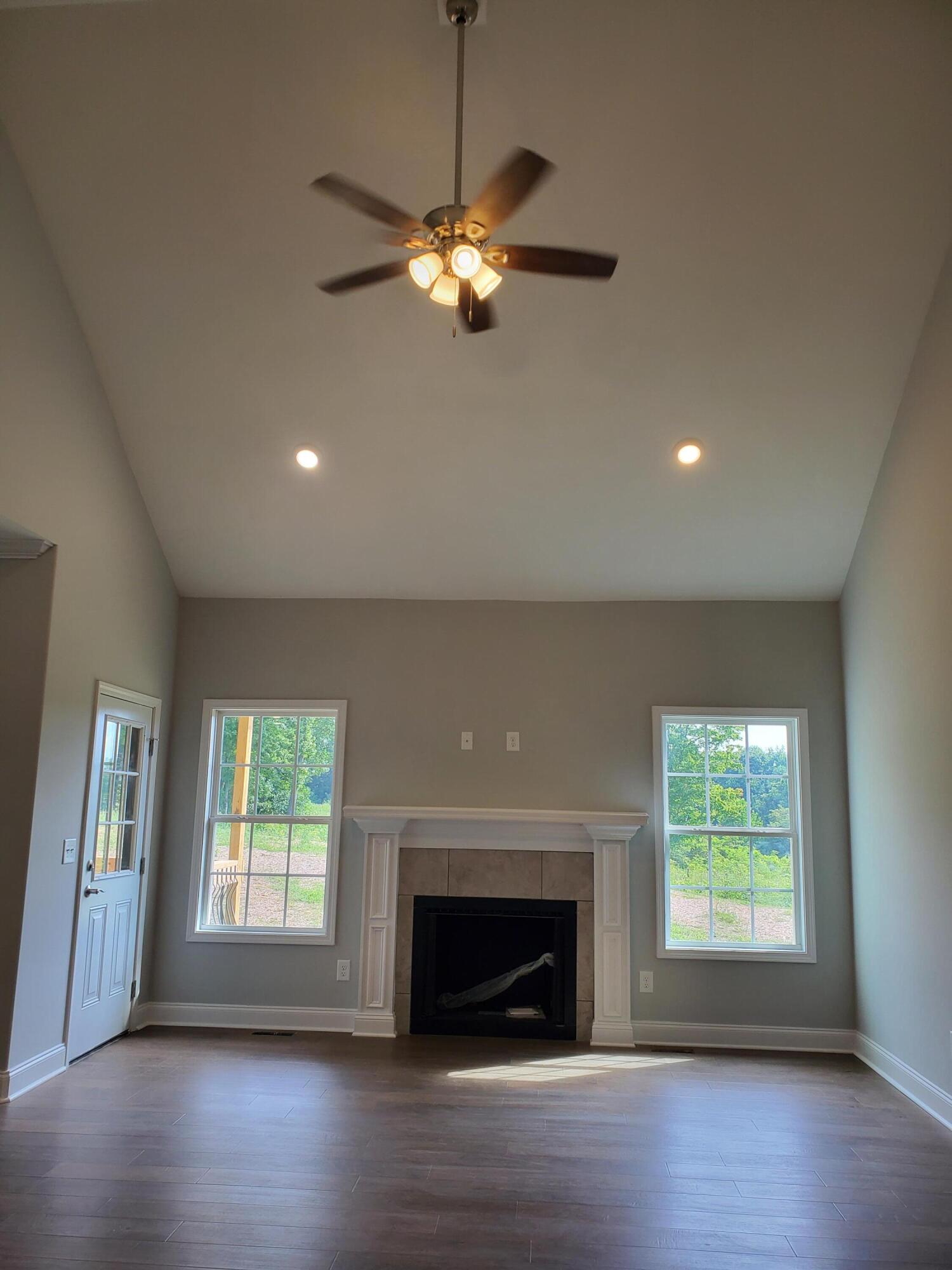 720 Pasture Ridge Road Piney Flats, TN 37686 - Photo 6 of 26 Living room